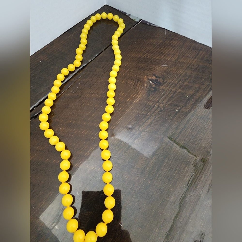 SE7 Yellow Beaded Vintage Necklace with Pendant - Picture 8 of 9
